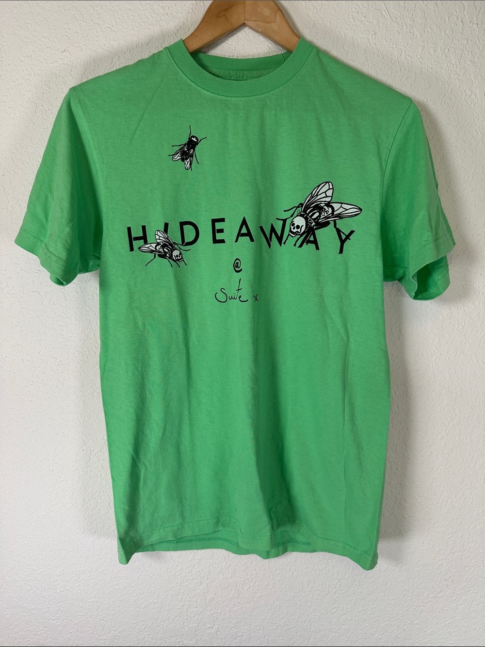 HIDEAWAY x Dr. Woo's SUITE 
Exclusive Collection Release Green Short Sleeve Top